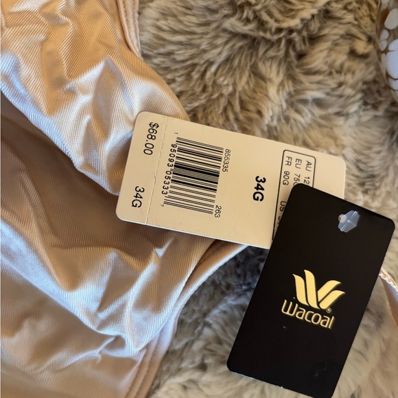 Wacoal Surreal Comfort Bra - Picture 2 of 5